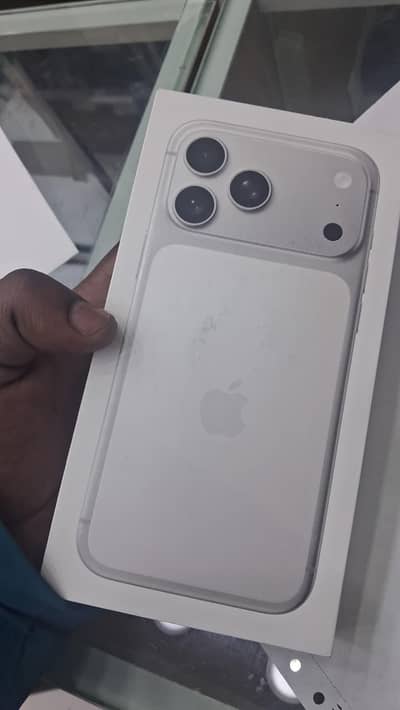 17 pro max white non pta