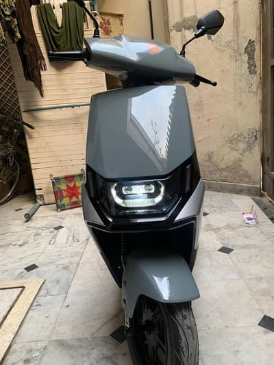 YADEA SCOOTY , TO SELL TODAY