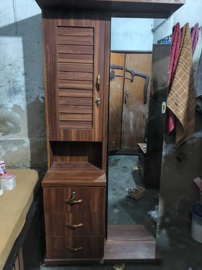 dreading table with sliding