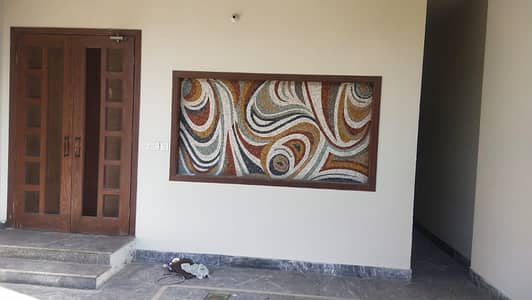 10 MARLA HOUSE AVAILABLE FOR SALE