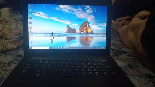 Dell Latitude 3380 Touch Display Corei5 7th Generation
