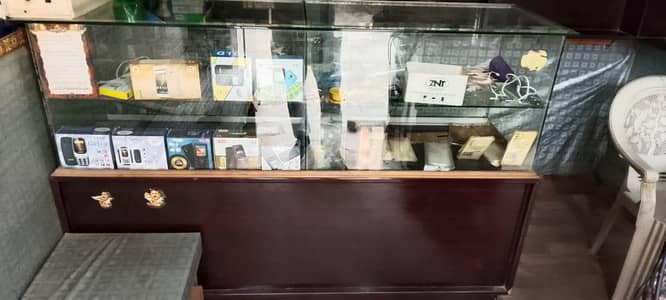 Shop Counter & Almari