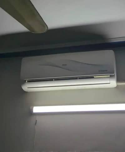 Haier 1.5 ton inverter heat and cool