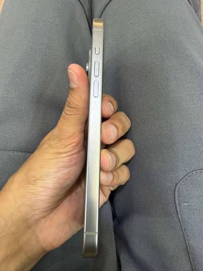 I phone 15 pro max natural titanium 256 gb non pta