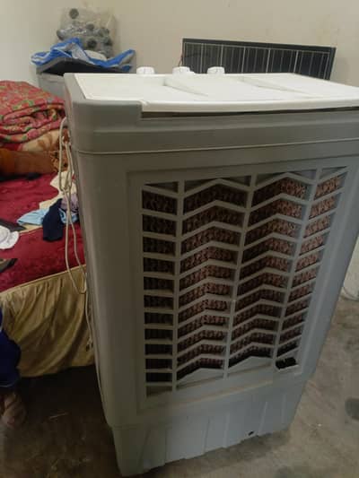 مختلف گھریلو اشیاء برائے فروخت