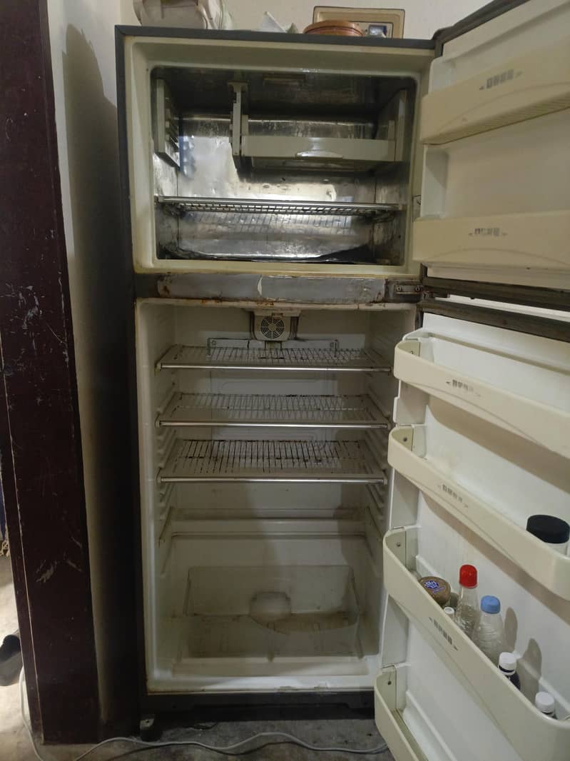 مختلف گھریلو اشیاء برائے فروخت 9