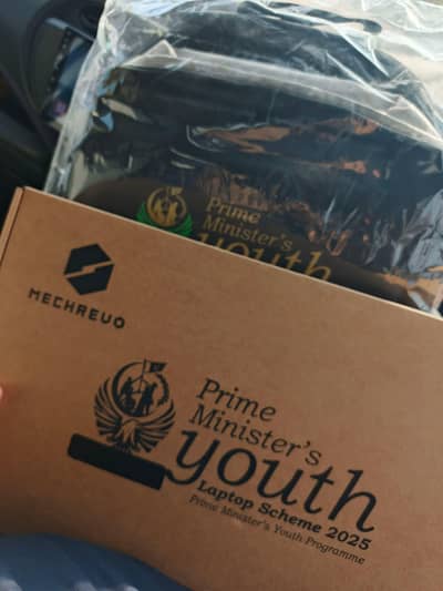 Brand New Box Pack Ryzen 5 7430U 14” FHD 8GB RAM 256GB SSD Win 11