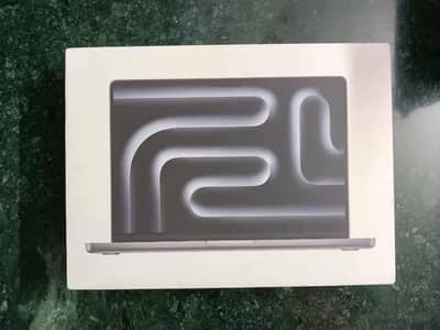 MacBook pro m3 chip with full box for sale me