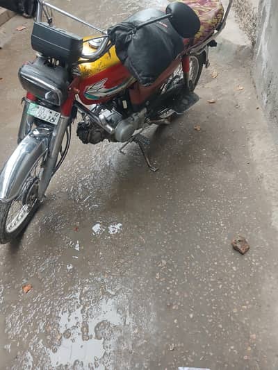 cd70 honda thora bht kam hin bki fit arjnt sel