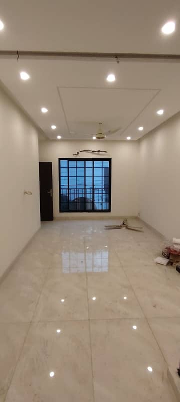 Gulberg B. N 10 Marla Upper Portion Is Available For Rent.