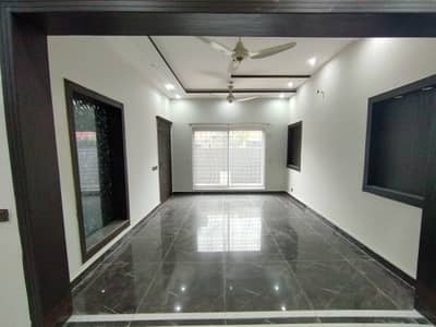 10 Marla Like New Upper portion For Rent In Bahria Town Lahore