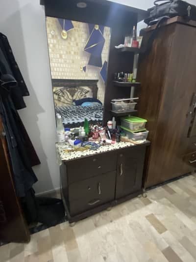 Dressing table wooden