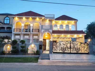 20 MAARLA HOUSE FOR SAEL IN LDA AVENUE 1 WITU GAS OWNER BUILT HOUSE A++++CONSTRUCTION