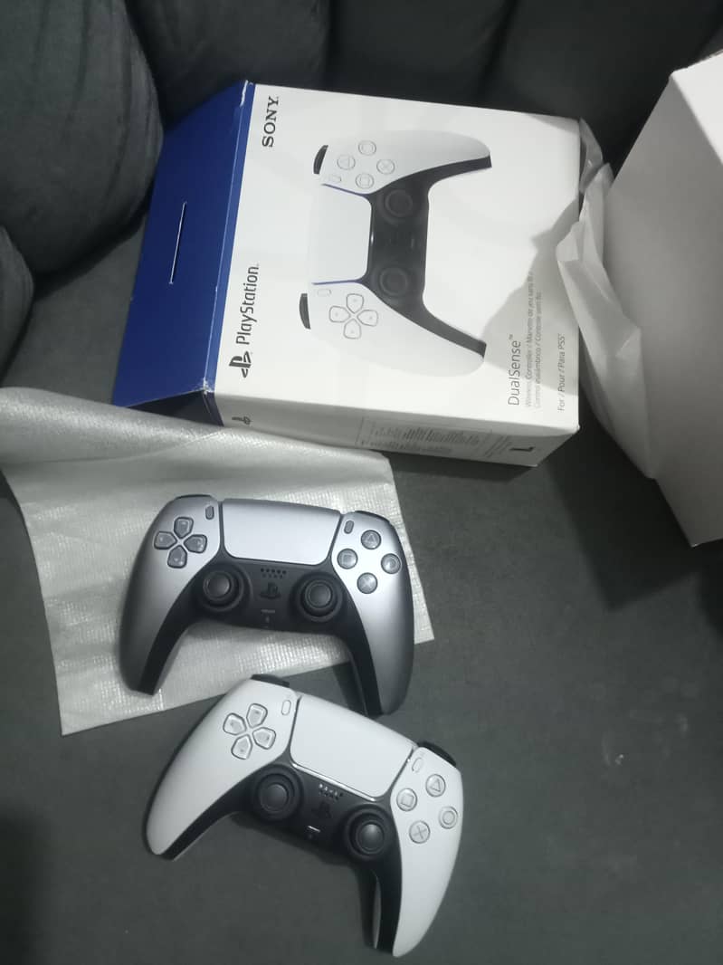 Ps5 controllers 1