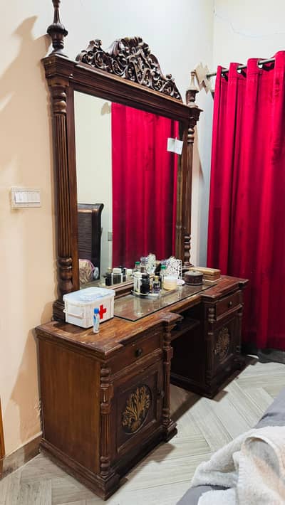 dressing table