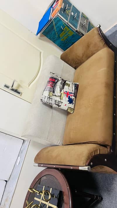 Sofa Set For Sale in Good Condition