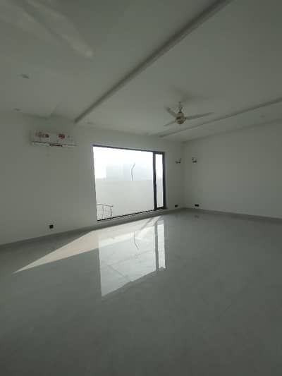 10 Maral Brand New First Floor Available For Rent Near All Facilities
