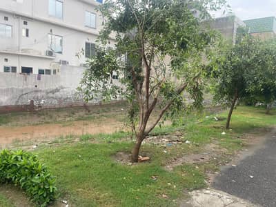 10 Marla Plot For Sale In Tulip Block Park View City