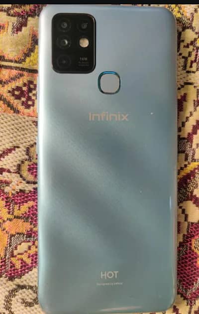 Infinix Hot 10 4 / 64