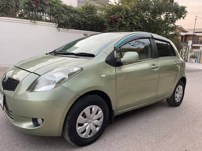 Toyota vitz B Intelligent Package 1.0