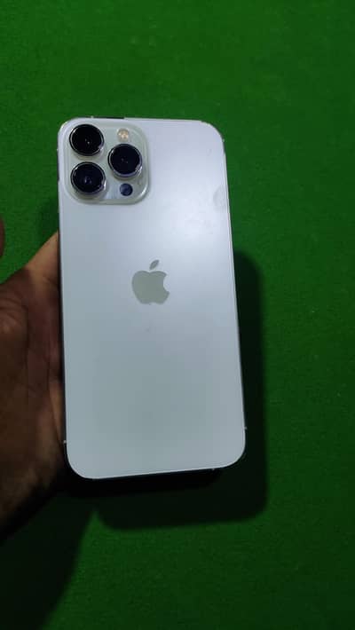 I phone 13 pro max jv betry health 100