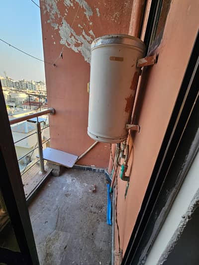 Two bed unfurnished apartment available for rent in Islamabad markez