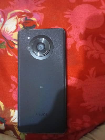 Aquos r7  light shade only show in white screen 12  ram 256 rom