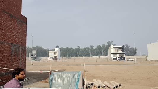 5 Marla Plot For Sale In Executive Block Park View City