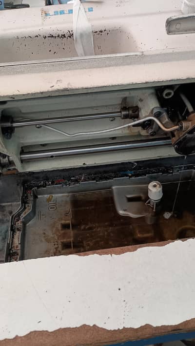 اعلیٰ معیار کی سِلائی مشین برائے فروخت - بہترین حالت میں"