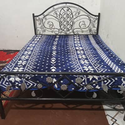 bed large size without matris