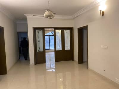 14 Marla Live Able Beautifull House In Most Reasonable Price Having 5bedrooms DD Car Parking