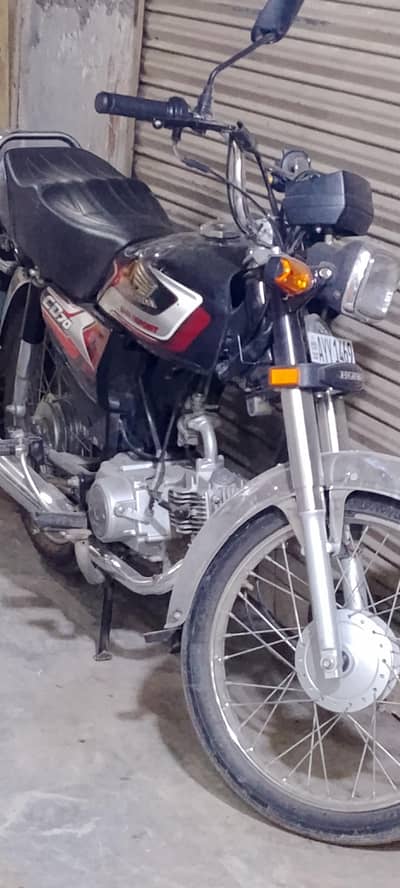 new perfect condition selad everything 1.38 se Kam wale rabta na kren