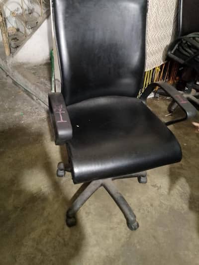 Original Boss Chair Avaliable in cheap rates