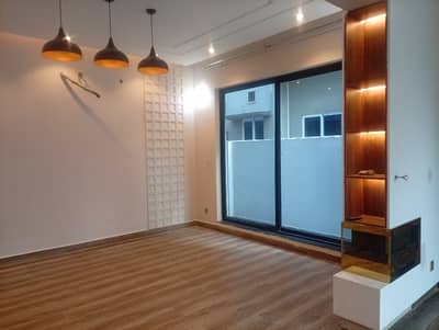 TIP KHAYABAN AMIN NEAR VALENCIA DEFENCE ROAD GOOD LOCATION