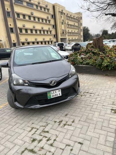Toyota Vitz 2015