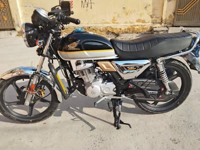 Honda CG 150, 2 Tone color, Islamabad Registered