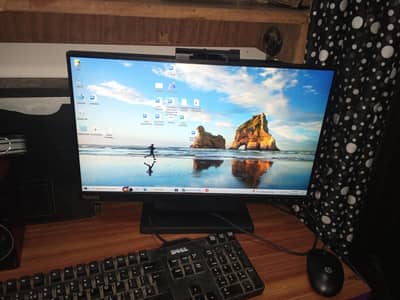 lenevo lcd 22 inch border less built-in speaker and camera hd display