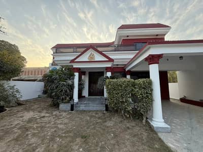 30 Marla double story House for rent in Model Town