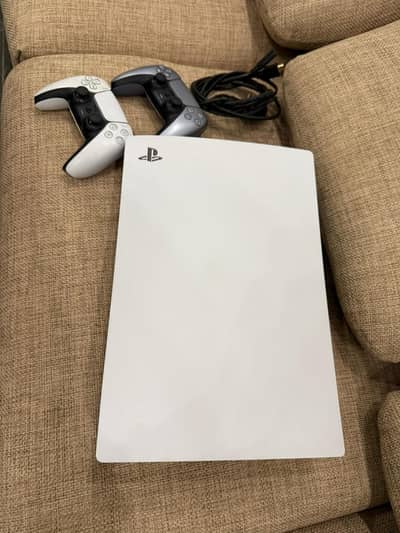 PLAYSTATION 5 WITH 2 CONTROLLERS EXCELLENT CONDITION