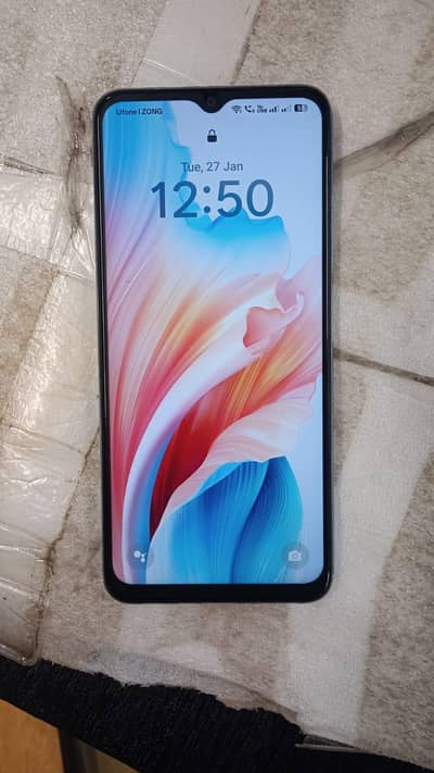 OPPO A18   4GB+4GB.  128GB