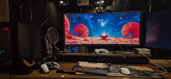 Samsung G8 OLED Monitor with Box