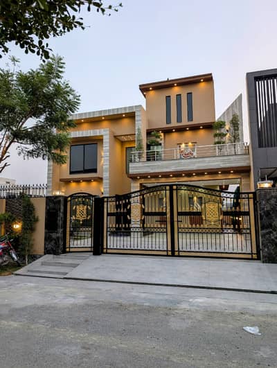 Luxury Living At An Affordable Price 1 Kanal Ultra Luxury Brand New Designer House For Sale Attached 100% Original Pics