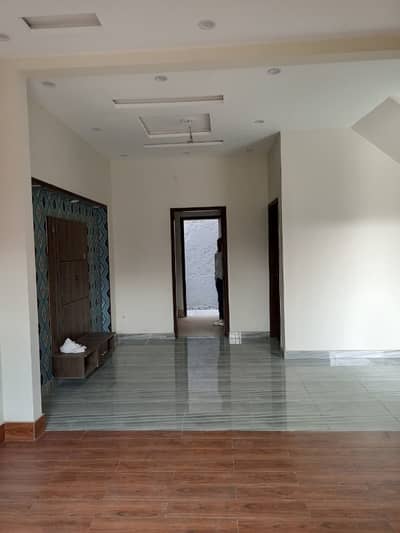 4.5 MARLA LIKE BRAND NEW UPPER PORTION AVAILABLE FOR RENT , HIGH COURT SOCIETY PHASE 2 COLLEGE ROAD LAHORE .