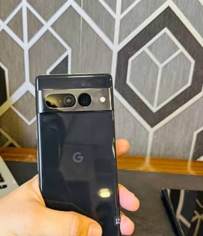 Google Pixel 7 Pro Black Colour