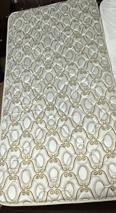 Single molty foam mattress