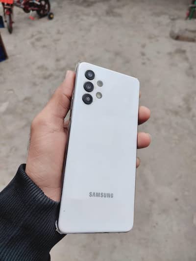 SAMSUNG A32