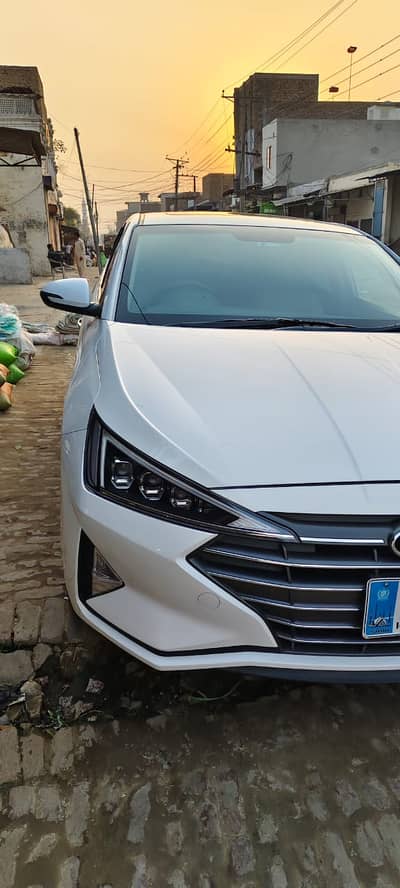 Hyundai Elantra 2022