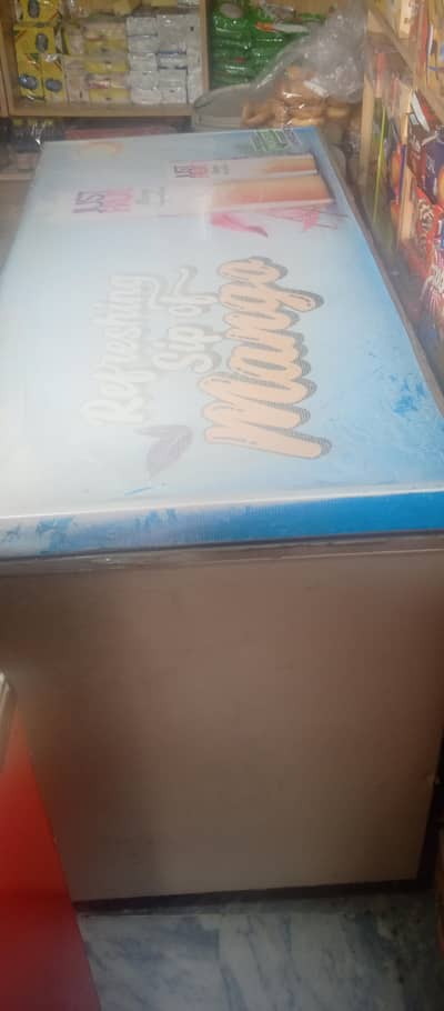 wheels freezer very good condition ek Saal use hai