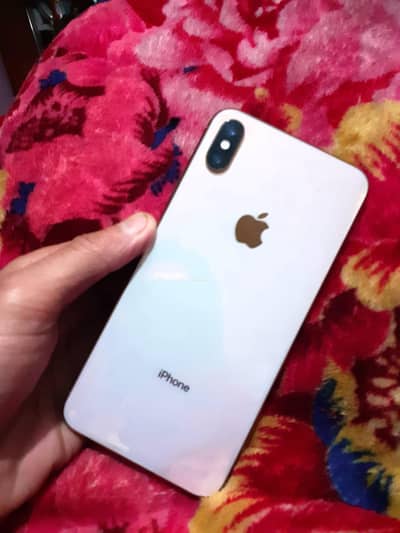 xs Max 64gb non fu 10by10 best for gaming and camera exchange possible