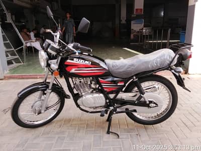 Suzuki GS 150 available at Suzuki tharparkar motor mirpurkhas